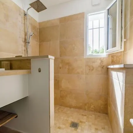 Rez-de-villa Avec Espace Arboré Privatif