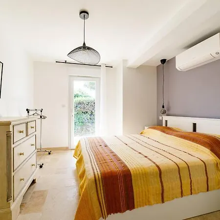 Rez-de-villa Avec Espace Arbore Privatif アパート