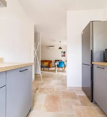 Rez-de-villa Avec Espace Arbore Privatif Sainte-Maxime