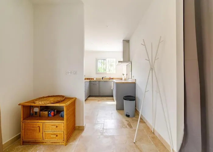 Rez-de-villa Avec Espace Arbore Privatif