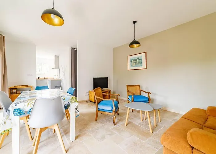 Rez-de-villa Avec Espace Arbore Privatif Apartman *