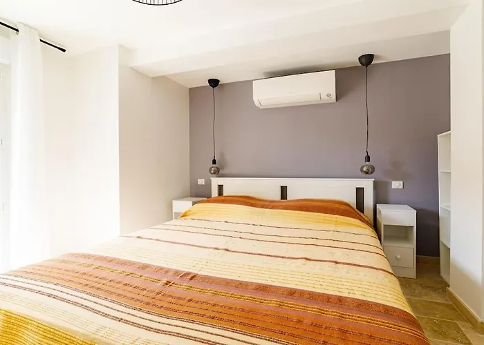 Rez-de-villa Avec Espace Arbore Privatif Apartman *