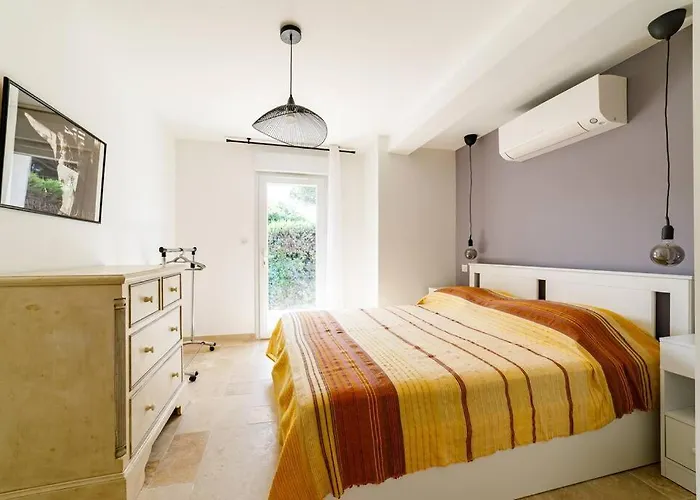 Rez-de-villa Avec Espace Arbore Privatif Apartman