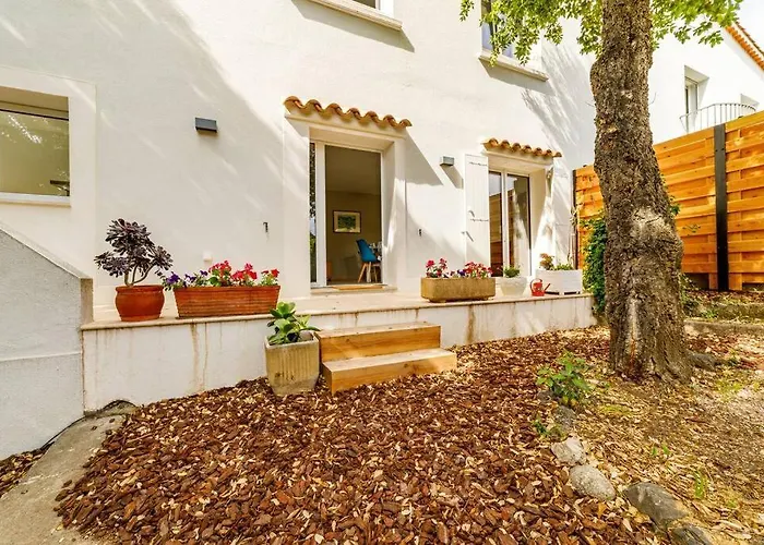 Rez-de-villa Avec Espace Arbore Privatif * 생트막시메